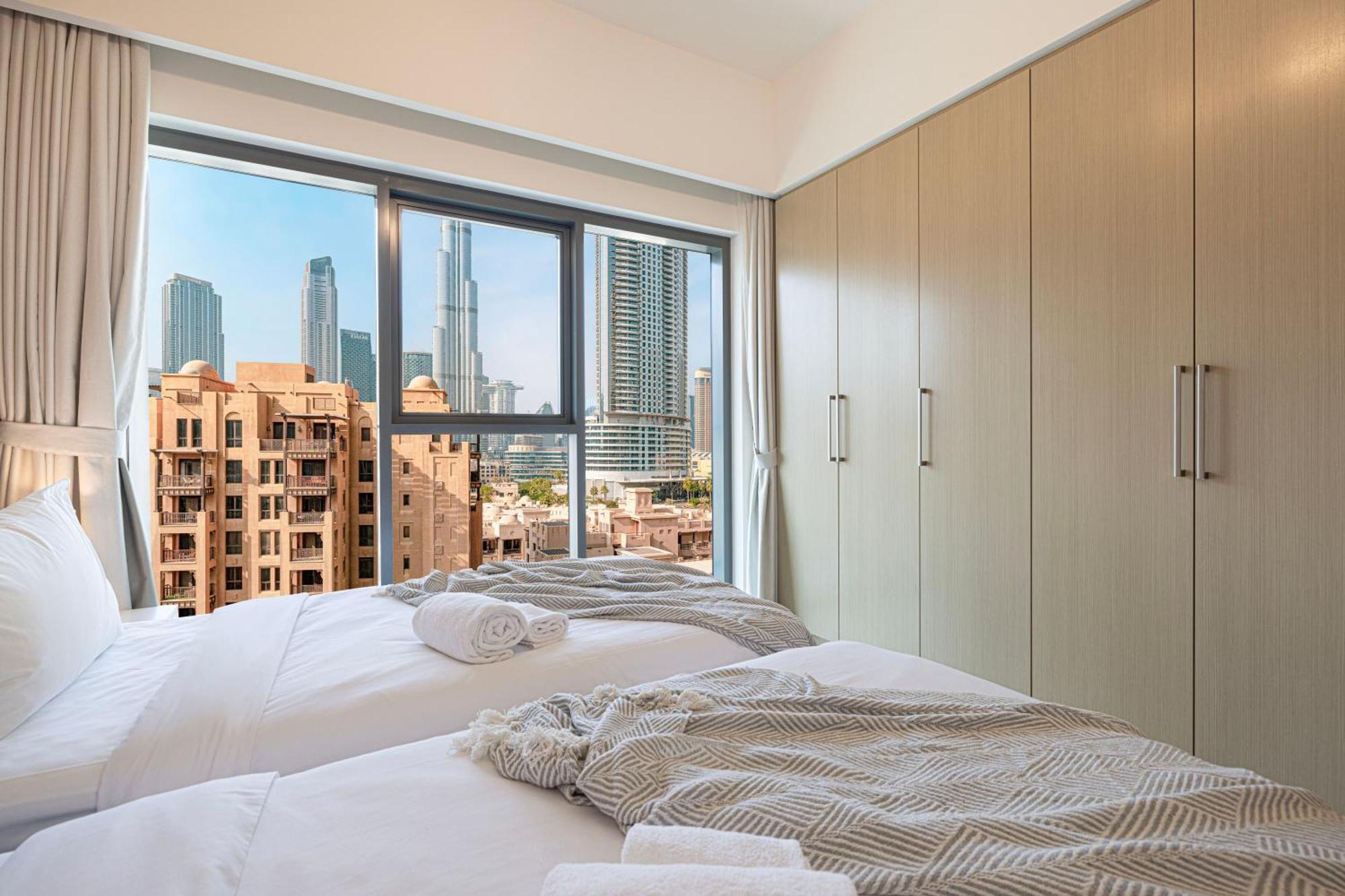 Full Burj Khalifa View! Brand New 2 Bedrooms! 5min Walk From Mall! Apartment