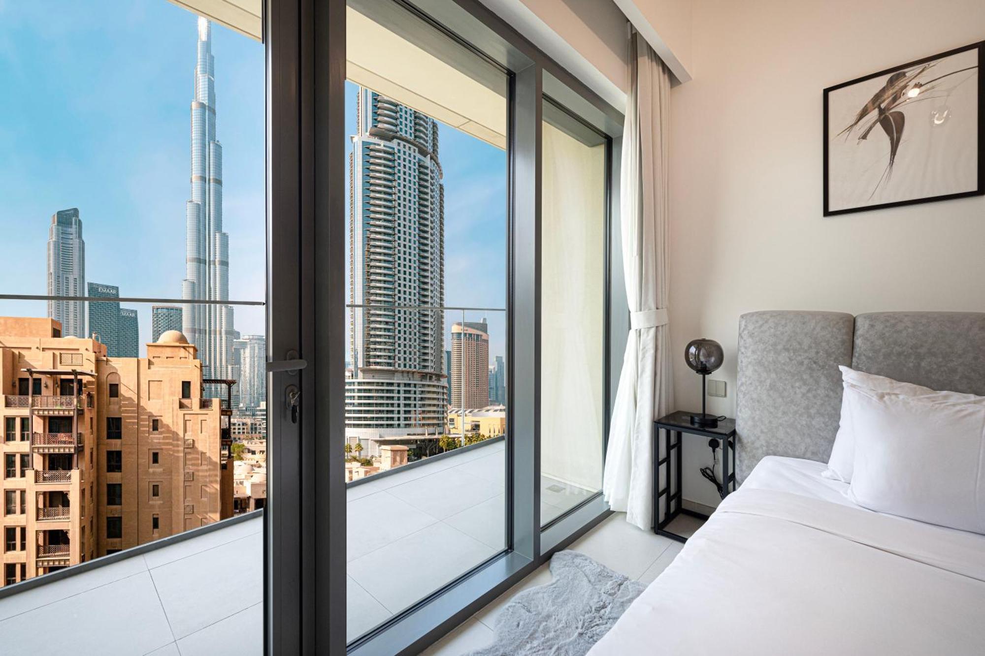 Apartment Full Burj Khalifa View! Brand New 2 Bedrooms! 5min Walk From Mall! *